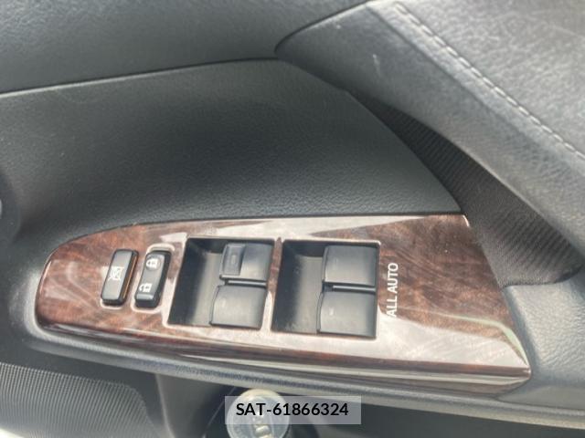 Toyota MARK X 2017-02 8361770-14