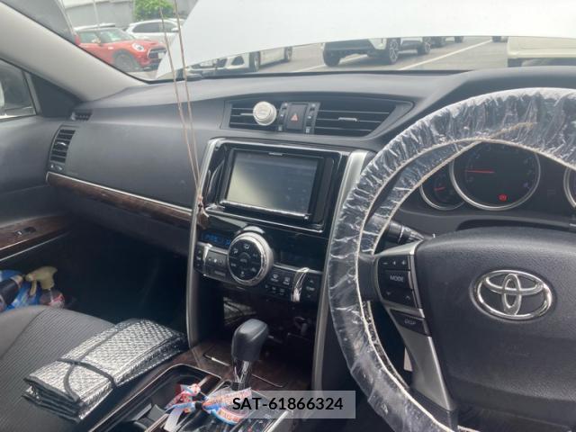 Toyota MARK X 2017-02 8361770-17