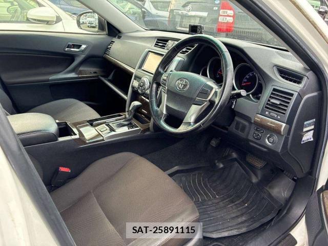 Toyota MARK X 2016-02 8362083-3