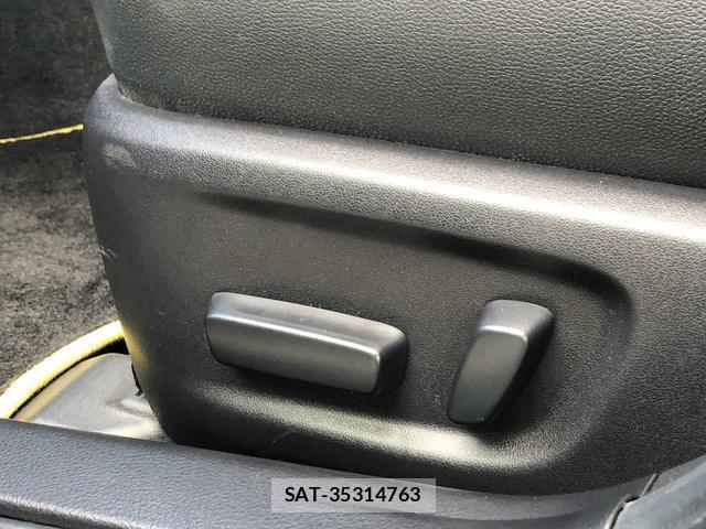 Toyota MARK X 2015-04 8362455-13