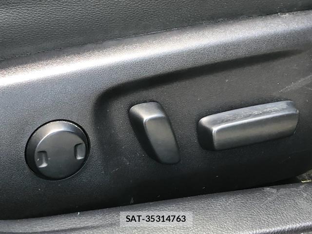 Toyota MARK X 2015-04 8362455-6