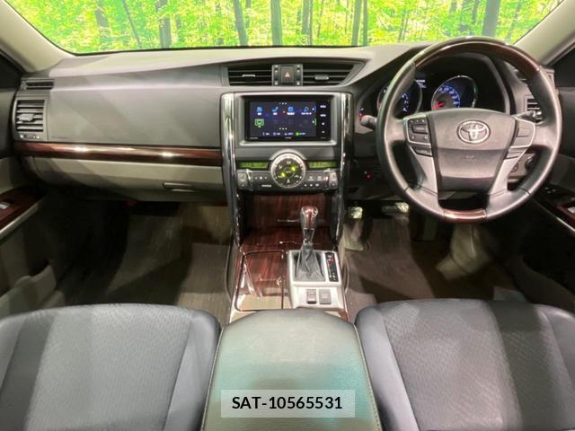 Toyota MARK X 2012-04 8363473-1