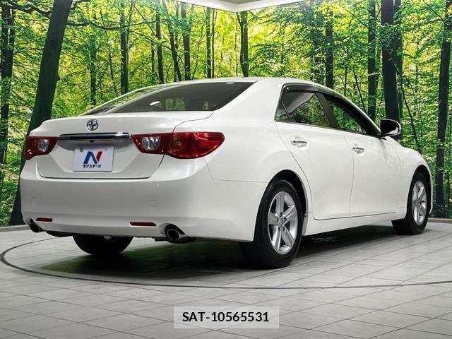 Toyota MARK X 2012-04 8363473-16