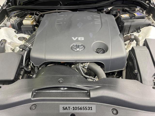 Toyota MARK X 2012-04 8363473-17
