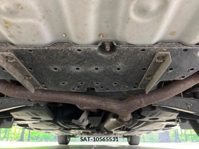 Toyota MARK X 2012-04 8363473-18