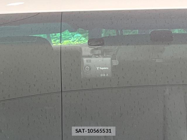 Toyota MARK X 2012-04 8363473-4