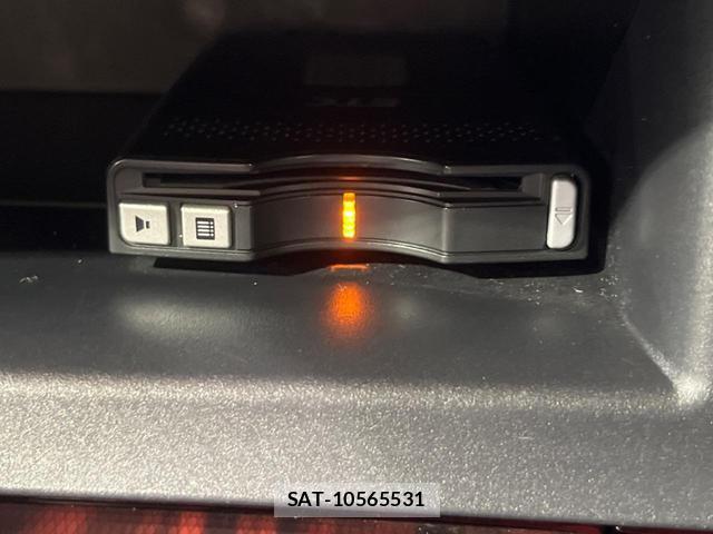 Toyota MARK X 2012-04 8363473-5