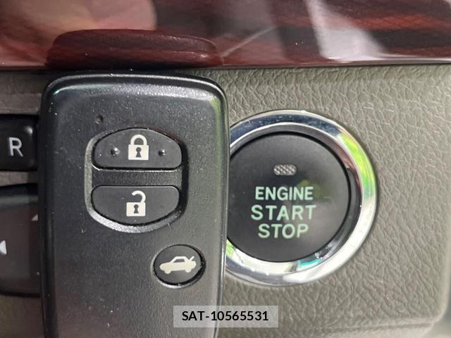 Toyota MARK X 2012-04 8363473-6