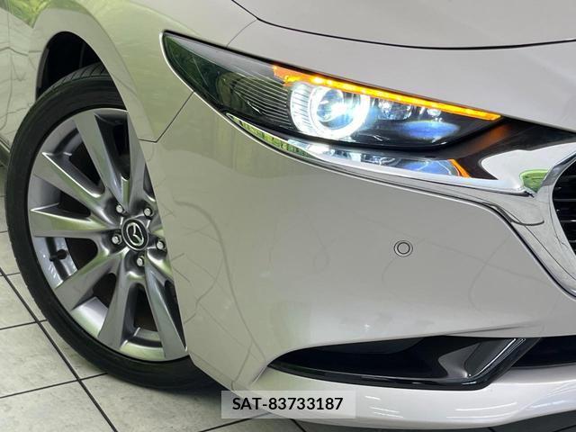 Mazda MAZDA3 2022-03 8360544-11