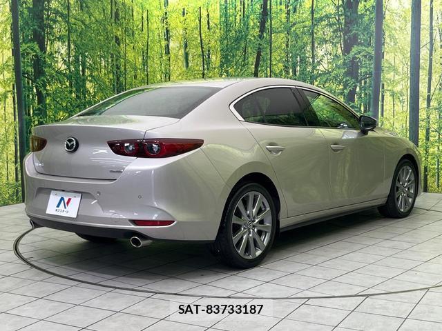 Mazda MAZDA3 2022-03 8360544-16