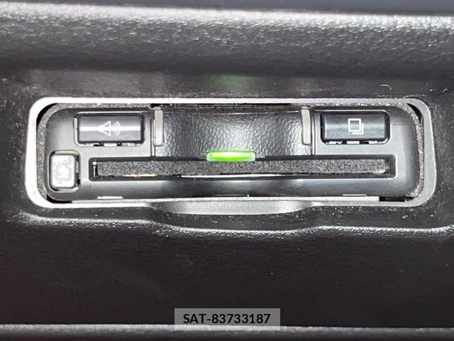 Mazda MAZDA3 2022-03 8360544-5