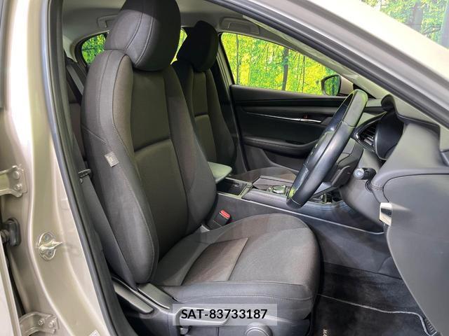 Mazda MAZDA3 2022-03 8360544-7