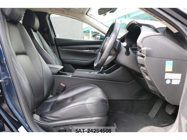 Mazda MAZDA3 2019-08 8362624-2