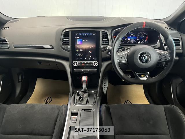 Renault MEGANE 2023-06 8363506-10