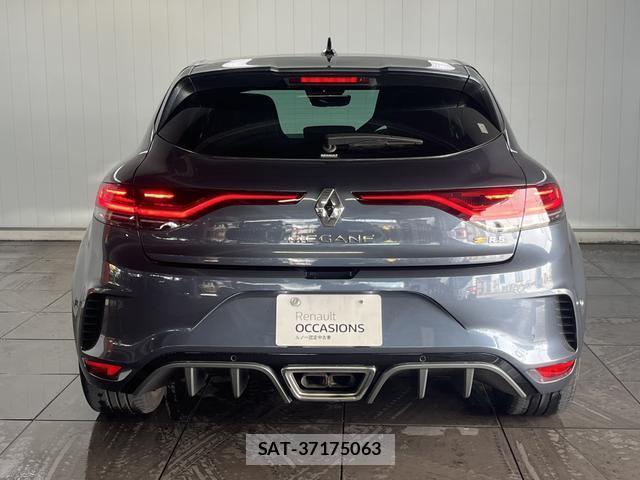 Renault MEGANE 2023-06 8363506-16
