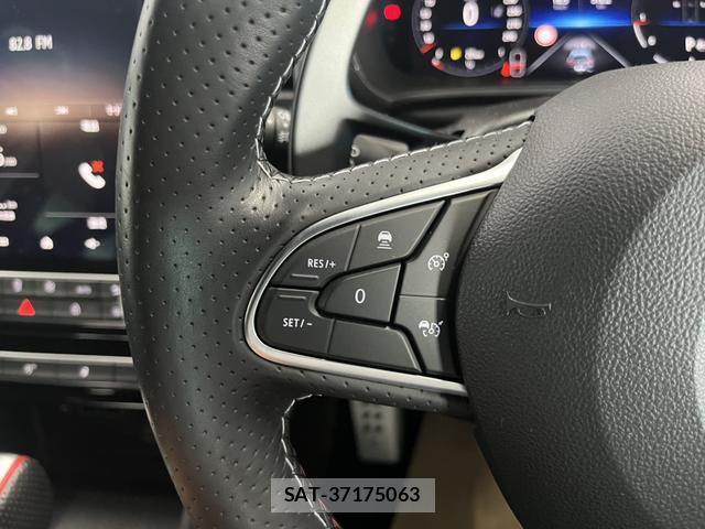 Renault MEGANE 2023-06 8363506-6