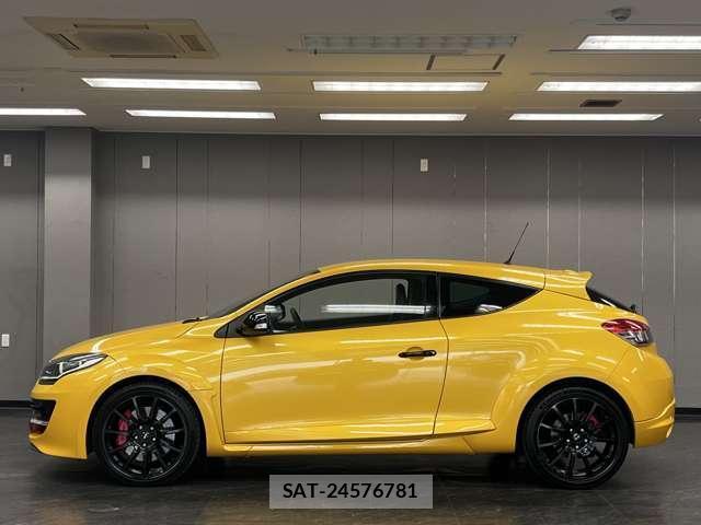 Renault MEGANE 2016-01 8363867-9