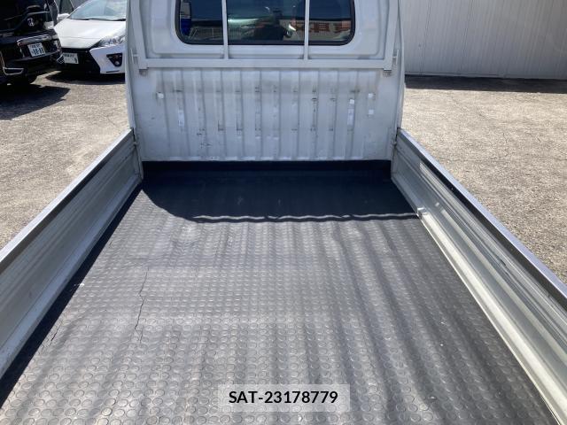 Mitsubishi MINICAB TRUCK 2002 8360833-5