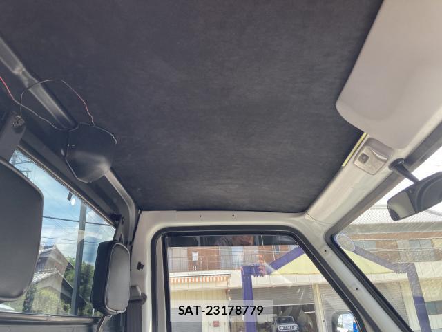 Mitsubishi MINICAB TRUCK 2002 8360833-6