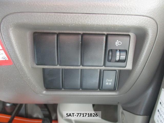 Mitsubishi MINICAB VAN 2016-09 8363644-4