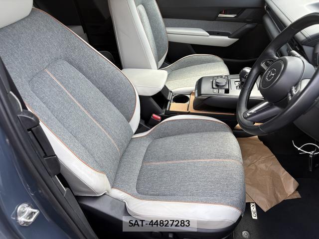 Mazda MX-30 2022-09 8361779-4