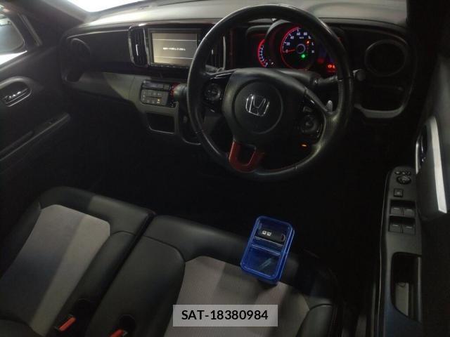 Honda N-ONE 2019-11 8360754-2