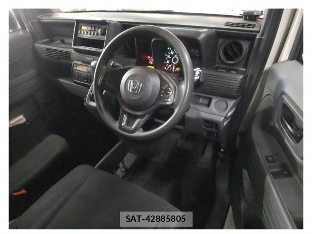 Honda N-VAN 2019-06 8363327-2