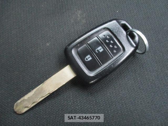 Honda N-VAN 2020-07 8363645-13