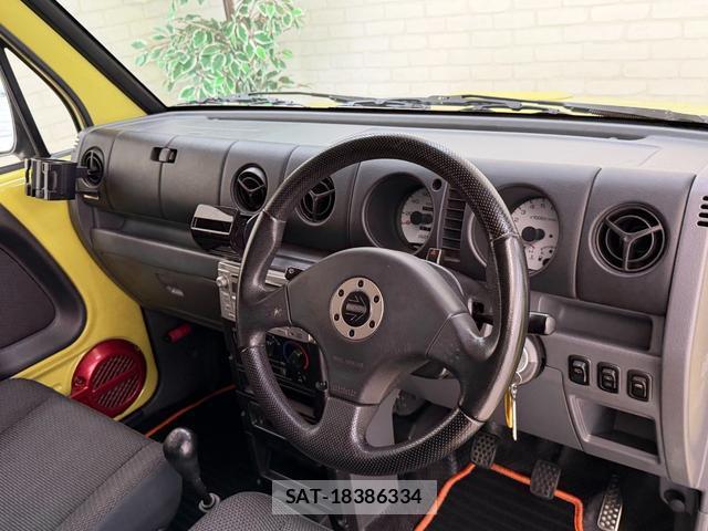 Daihatsu NAKED 2000 8362947-2