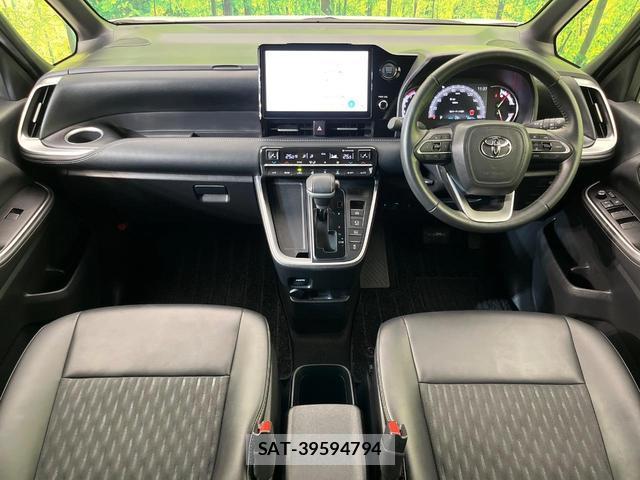Toyota NOAH 2023-10 8360570-1