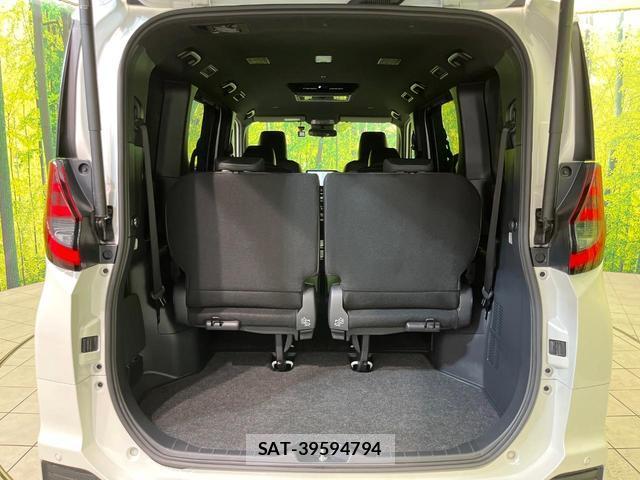 Toyota NOAH 2023-10 8360570-10