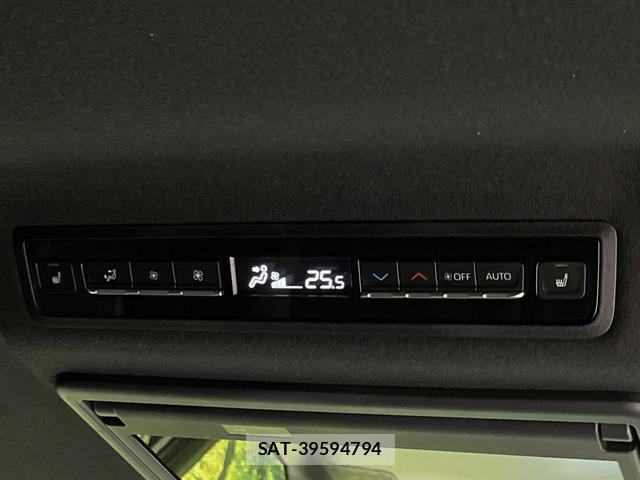 Toyota NOAH 2023-10 8360570-6