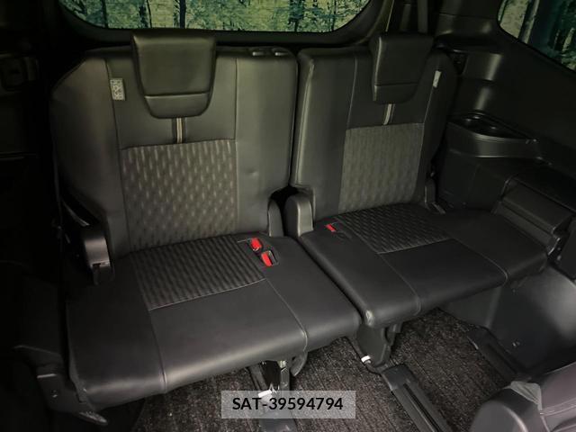 Toyota NOAH 2023-10 8360570-9