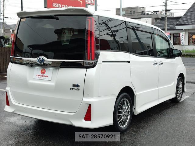 Toyota NOAH 2020-09 8360572-2