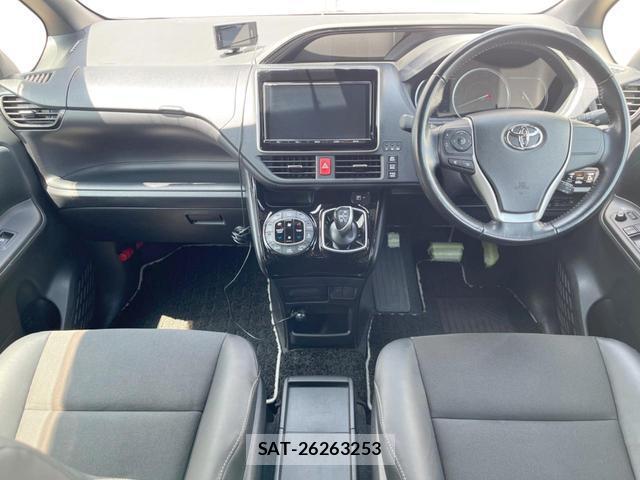 Toyota NOAH 2017-02 8360627-1
