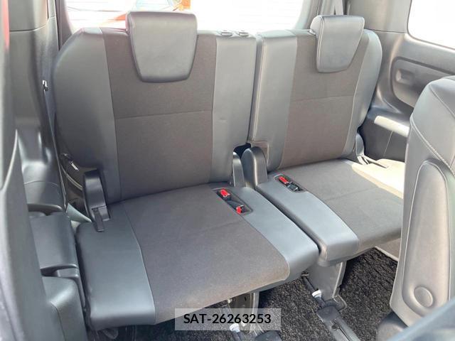 Toyota NOAH 2017-02 8360627-9
