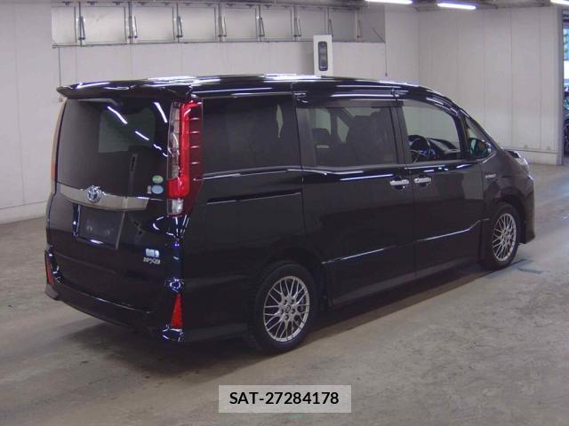 Toyota NOAH 2017-06 8360722-4