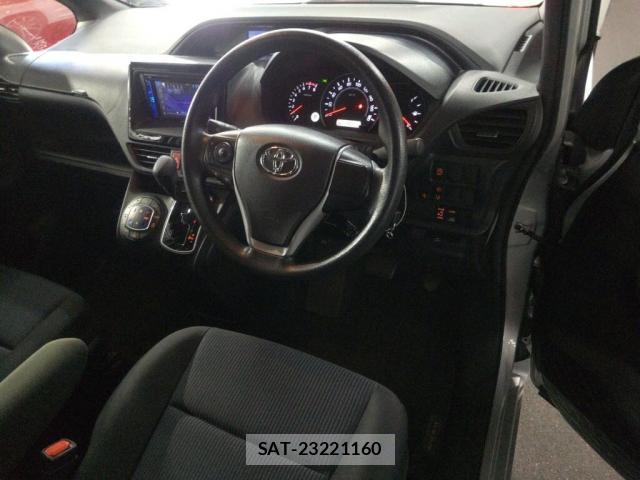 Toyota NOAH 2021-07 8360744-2