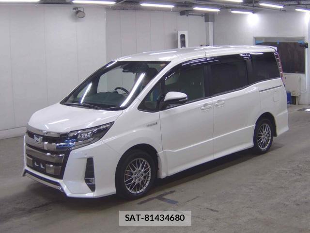 Toyota NOAH 2017-09 8360765-3