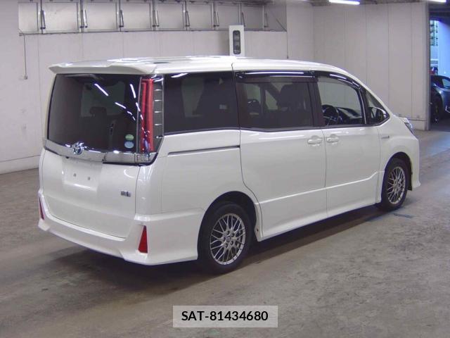 Toyota NOAH 2017-09 8360765-4