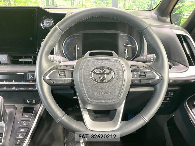 Toyota NOAH 2025-07 8360791-11