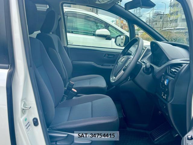Toyota NOAH 2018-04 8361078-10