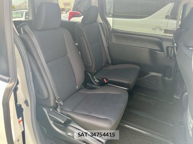 Toyota NOAH 2018-04 8361078-12