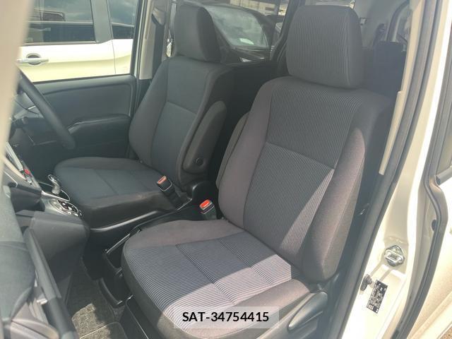 Toyota NOAH 2018-04 8361078-15