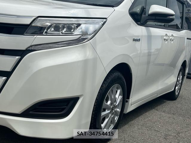 Toyota NOAH 2018-04 8361078-7