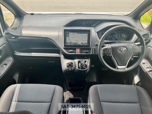 Toyota NOAH 2018-04 8361078-9