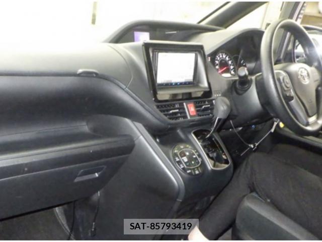 Toyota NOAH 2019-07 8361262-2