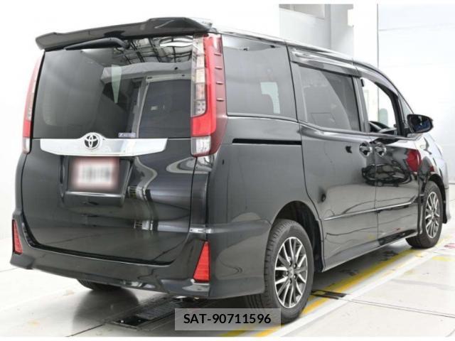 Toyota NOAH 2015-10 8361267-1
