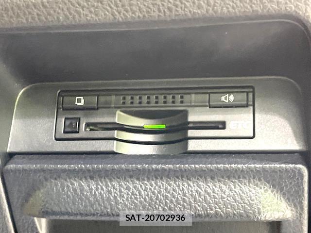 Toyota NOAH 2014-05 8361493-6