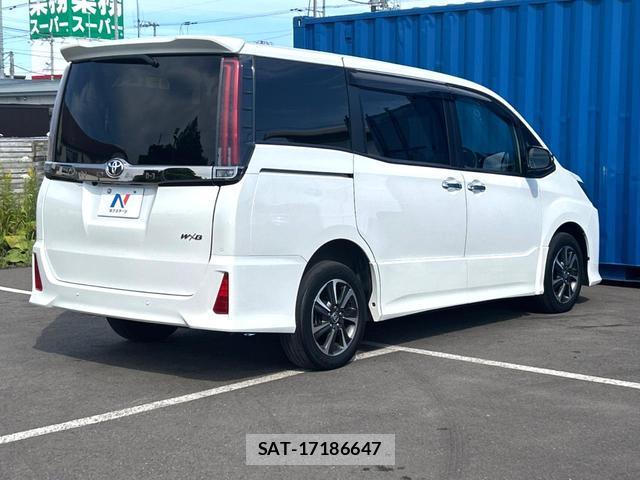 Toyota NOAH 2021-09 8361562-17